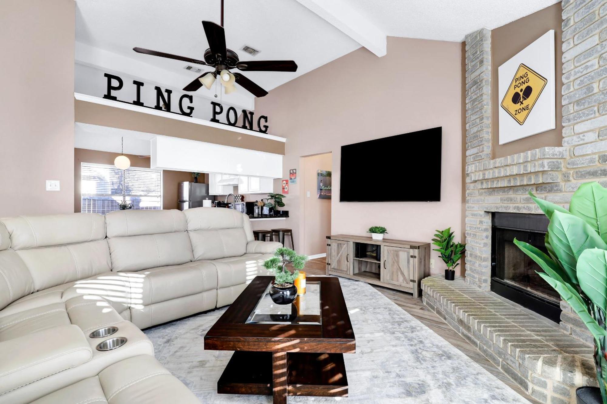 Pong - A Birdy Vacation Rental Сан Антонио Екстериор снимка
